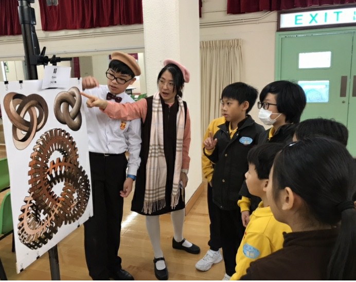 舉行「若瑟藝穗」畫展,視藝大使透過活動向學生介紹名家作品,帶領同學進行評賞。